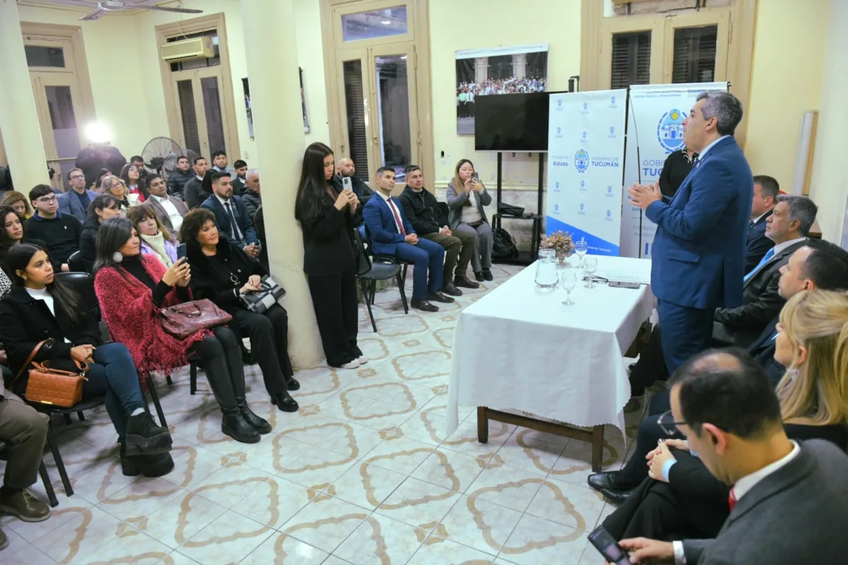 Entrega de personería jurídica