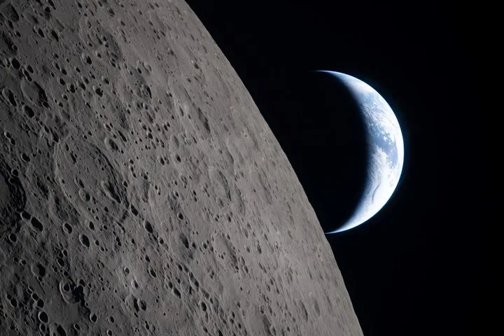La Tierra vista desde una perspectiva lunar en una imagen captada por la Misión Artemis II. Foto: NASA.