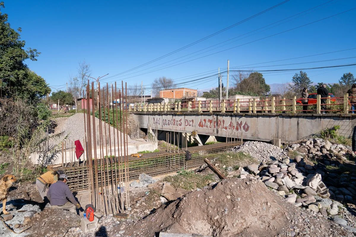 Obras del puente sobre avenida Snopek