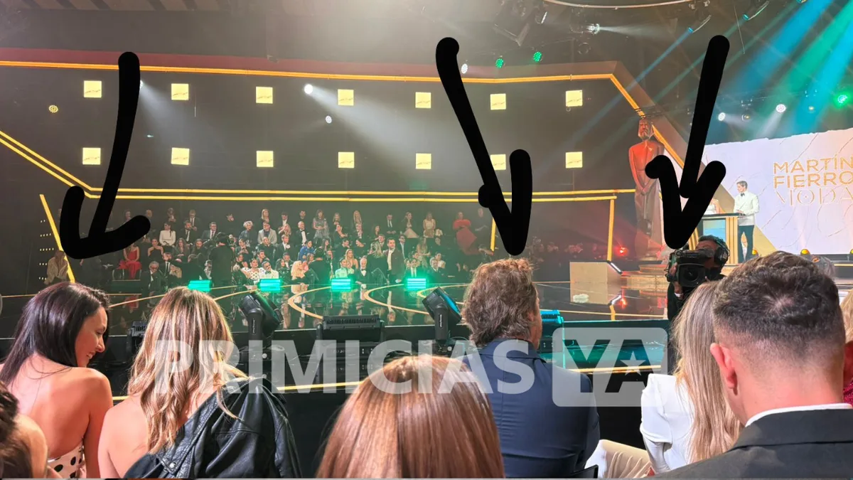 pampita-benjamin-vicuna-y-anita-juntos.png