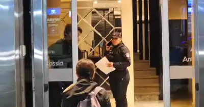 Una turista cayó de un quinto piso en un hotel de Mendoza: detuvieron a su pareja