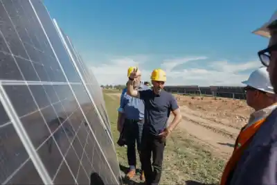 El gobernador recorrió el parque solar de Santa Catalina y reveló un dato que ilusiona