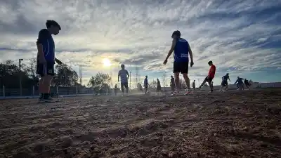 Del viñedo al vestuario: así entrena Belgrano de Media Agua para el Regional Amateur