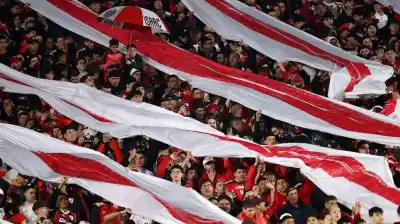 Noche trágica en el Monumental: un hincha de River murió tras sufrir un paro cardíaco