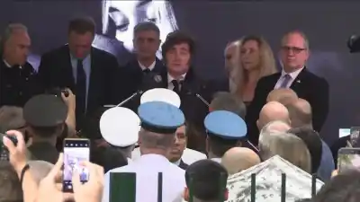 Milei en Tucumán: Un homenaje bajo la lluvia y un mensaje contundente contra el terrorismo