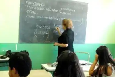 Docente de Roca: 20 años frente al aula le arruinaron la voz y ahora la Justicia le dio la razón