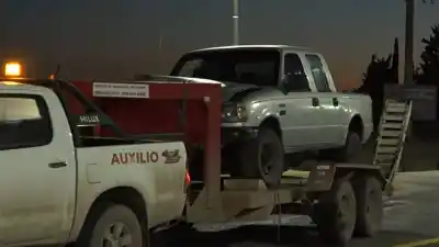 Borracho al volante: chocó su camioneta contra un colectivo lleno de pasajeros y el alcoholímetro lo delató