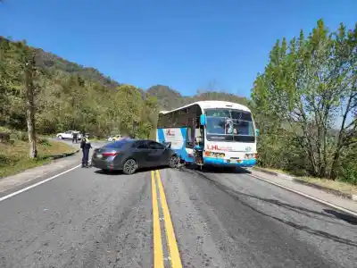 El Indio: “Descendía de Tafí con estudiantes, se quedó sin freno y chocó contra un auto”
