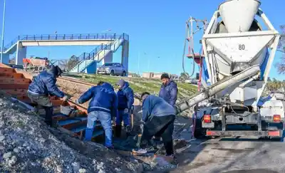 Las escaleras que prometió el intendente: la obra avanza a paso firme en Constitución
