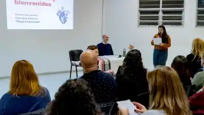 La Cátedra Papa Francisco desbordó el aula en su primera clase en la UNRC