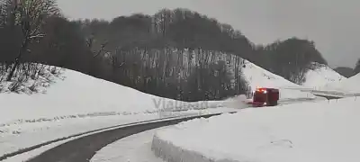 Paso Samoré: el hielo complica la ruta y las cadenas son obligatorias