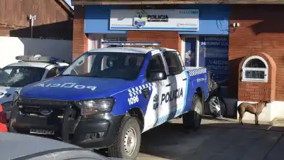 Se fugó de la comisaría en plena luz del día y la policía lo busca por Caleta Olivia