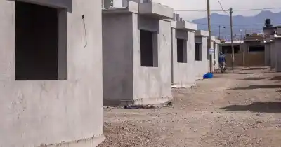 El antiguo predio de Aliar en La Favorita ya muestra 30 casas montadas: el plan que promete transformar el barrio