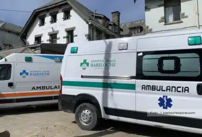 Cayó de una escalera en una obra y quedó inconsciente: tuvieron que bajarlo con una grúa
