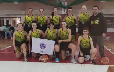 Un adiós en la cancha: la Escuela Municipal juega el Provincial con la despedida de su técnico