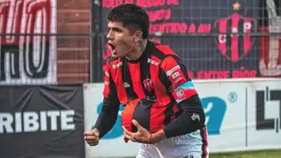 La tarde soñada del Mono: capitán, goleador y la noticia que lo cambió todo