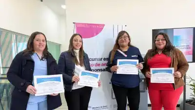 El día que 50 héroes de la salud fueron reconocidos: lo que hay detrás de cada vacuna