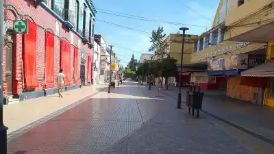 Fin de semana largo en Santiago: ¿Cómo funcionarán los comercios y qué horarios tendrán?