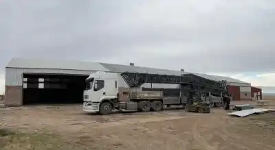 Un camión con 24.800 kilos de estructura llega a Bariloche para el Gimnasio Municipal N°6