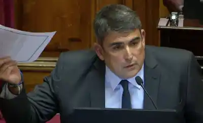 Bensusán denunció a Milei y Caputo por el uso de fondos para rutas: "están cometiendo un delito"