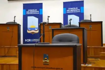 Interpelación a Ostoich: el caso de 2011 que terminó con dos renuncias y un funcionario de reemplazo