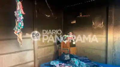 Santa Rosa de Lima: Una heladera desató el fuego que dejó a 13 personas sin techo