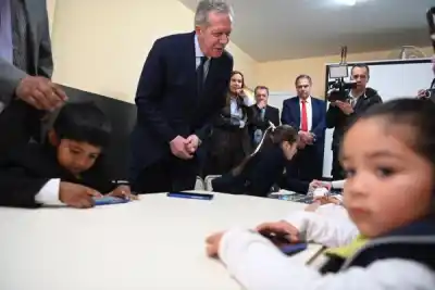 El gobernador Suárez inauguró cuatro edificios educativos en Loreto y Atamisqui