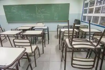Apareció una amenaza contra una docente en el baño de una escuela de Esquel