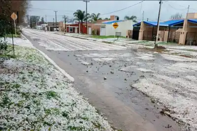 Granizo cubrió de blanco varias localidades de Entre Ríos y sorprendió a los vecinos