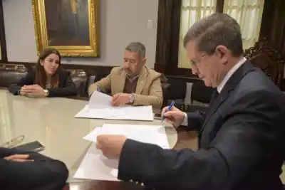 Pasantes de la FADyCC-UNNE se suman a la Legislatura: cuándo será la primera reunión