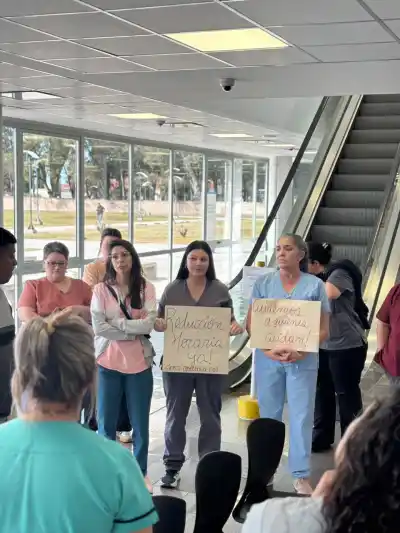 Trabajadores del Favaloro piden reducir la jornada a 6 horas