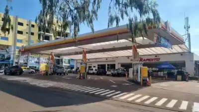 Llenar el tanque en Encarnación: cuánto sale cada litro y su precio en pesos argentinos