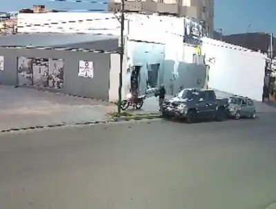 Robaron una mochila de una camioneta en pleno centro de Salta: el video que muestra el segundo intento