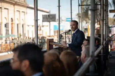 Valdés encabezó el aniversario de Santo Tomé y firmó un convenio para obras en el sambódromo