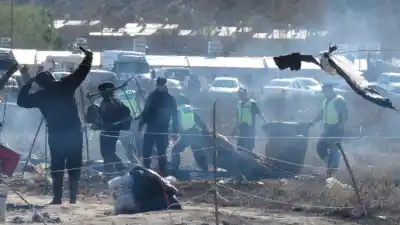 Desalojo pacífico en Neuquén: cómo fue el operativo en la toma “La Rosa”