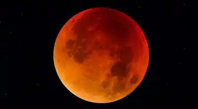 Eclipse lunar en Salta: a qué hora se verá la “Luna de Sangre” y dónde observarla