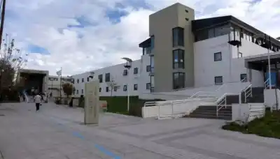 Sigue grave la pareja quemada en un incendio en Madryn: qué se sabe del hecho
