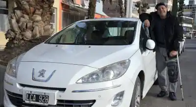 “No es la primera vez que vendo mi auto para operarme”: el drama del expolicía chubutense que debe viajar a Buenos Aires