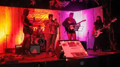 Rudas Kuir festeja dos años en Posadas: una noche que arranca acústica y termina con pogo