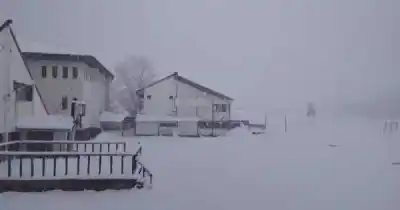 Así está el Cristo Redentor bajo una tormenta de nieve: cuándo podría reabrir
