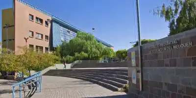 Despidieron a una portera de una escuela de Plottier por un certificado médico con alteraciones