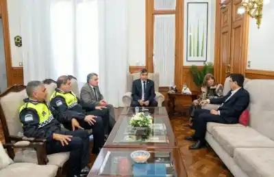 Armas en escuelas: el gobierno asegura que en pocos días dejarán de ser una travesura