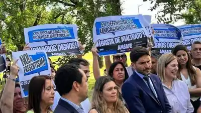 Denuncian que los docentes santafesinos perdieron hasta $17 millones en menos de tres años