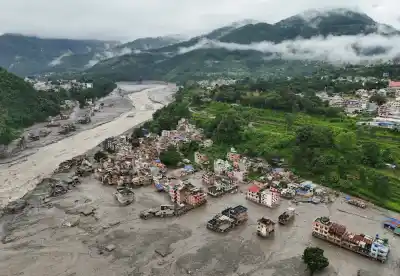 La avalancha de hielo que habría provocado la inundación en Nepal: qué revelaron los geólogos
