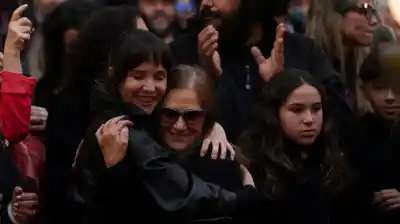 “Lo que nos pidió es que lo viviéramos con alegría”: la despedida de Rubén Rada en Montevideo