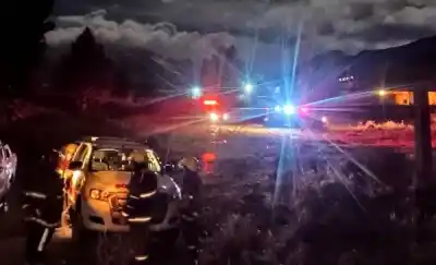 Bomberos de Esquel pusieron a prueba su capacidad de rescate con cámara térmica en un simulacro nocturno