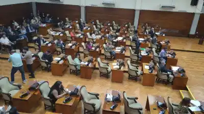 Gastón Remy impulsa la interpelación a dos ministros de Jujuy tras una sesión tensa