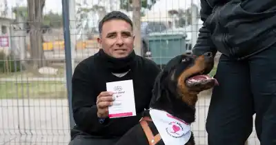 De un allanamiento a un hogar: la perrita rescatada en Godoy Cruz ya tiene familia