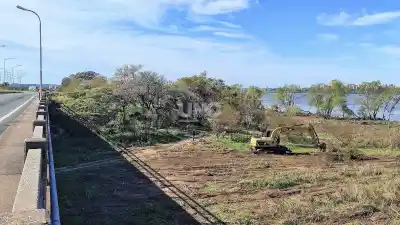 El Niño: despejan los cauces de los puentes aliviadores de la Ruta 168 entre Colastiné y el Túnel Subfluvial