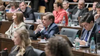 El bloque de Passalacqua apunta contra Rovira: denuncian "privilegios" en la Legislatura y un detalle que no pasó desapercibido